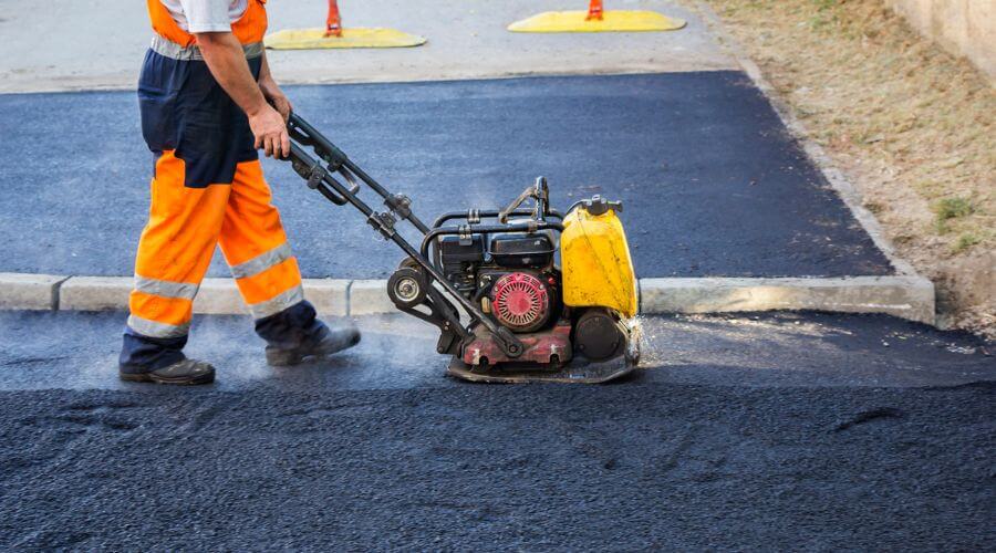 Professional gutter cleaning in Hollywood, FL